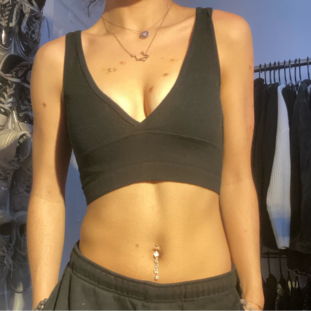 black crop tank top